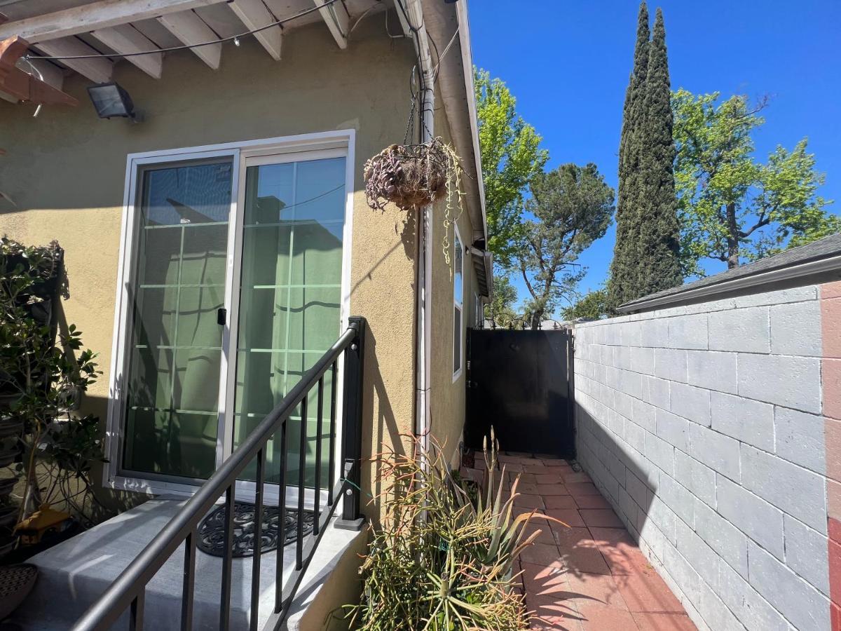 Sweet Tuscan Dreams-Private Entrance & Bathroom With Patio Los Angeles Exterior photo